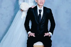 YOCHI DAN IQBAL