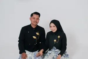 Astri & Mustofa
