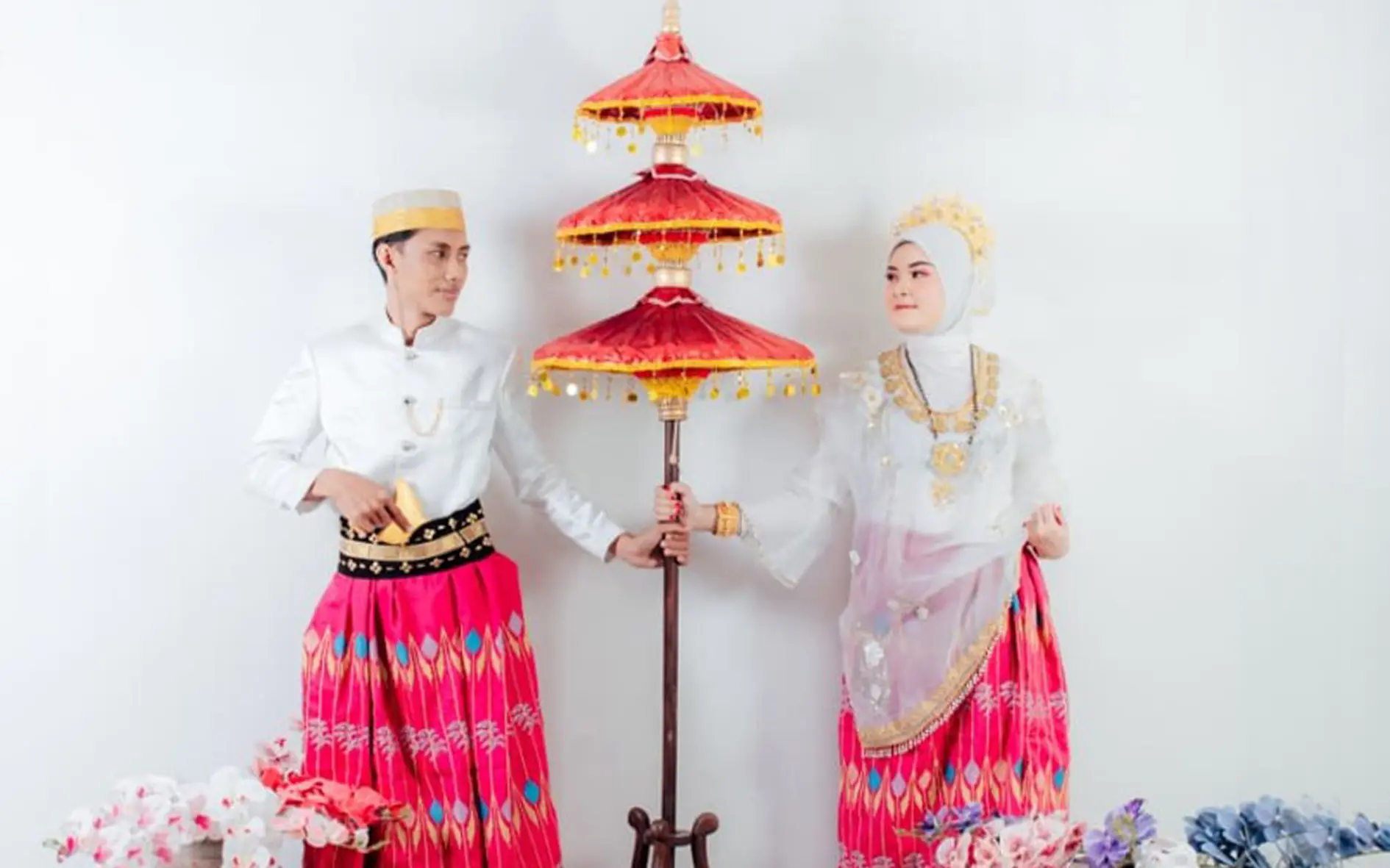 Ririn & Ahmad tengah Syd Web landscape
