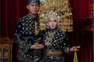 Ayu & Amron