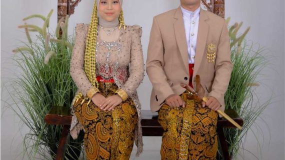 DAYAT & FITRI