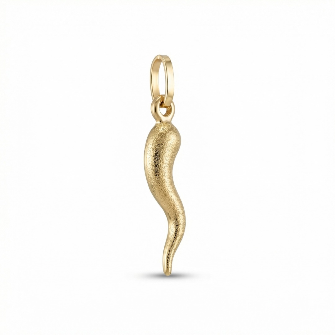 Comila  Horn Heart Pendant