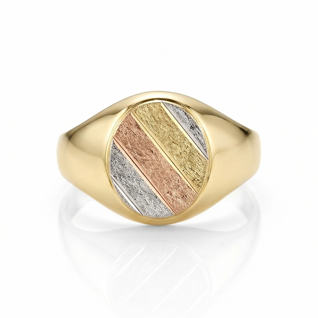 Aaric Oval Signet Ring