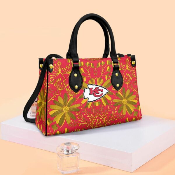 Kansas City Chiefs Flower Pattern Limited Edition Fashion Lady Handbag New043010 - ChiefsFam