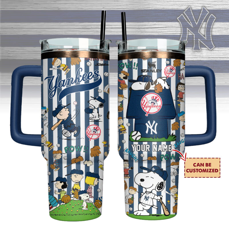 New York Yankees x Peanuts MLB Sports Custom Stanley Quencher 40oz Stainless Steel Tumbler With Handle - Threewoofs - Image 2