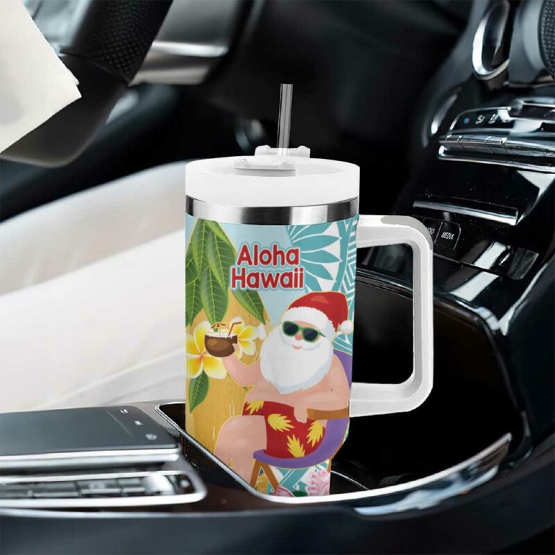 Aloha Hawaii Mele Kalikimaka Chilling Santa With Pineapple Polynesian Custom Stanley Quencher 40oz Stainless Steel Tumbler With Handle - Threewoofs - Image 8