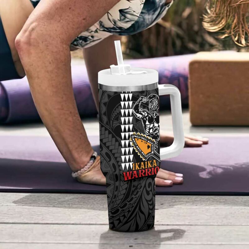Aloha Ikaika Warrior Helmet Custom Stanley Quencher 40oz Stainless Steel Tumbler With Handle - Threewoofs - Image 6