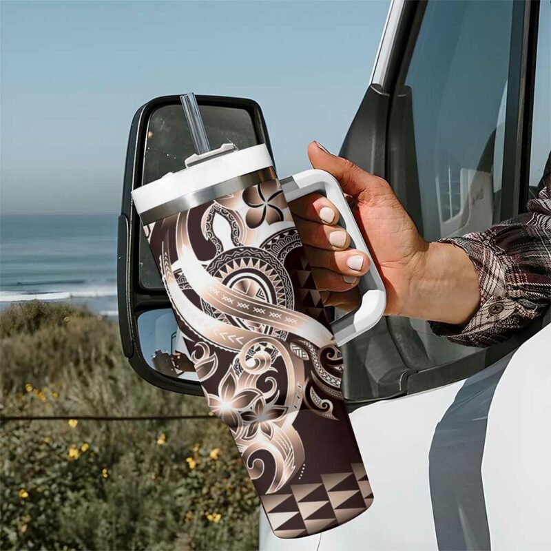 Aloha Mocha Mousse Tribal Honu Tattoo Custom Stanley Quencher 40oz Stainless Steel Tumbler With Handle - Threewoofs - Image 7