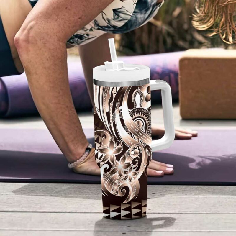 Aloha Mocha Mousse Tribal Honu Tattoo Custom Stanley Quencher 40oz Stainless Steel Tumbler With Handle - Threewoofs - Image 6