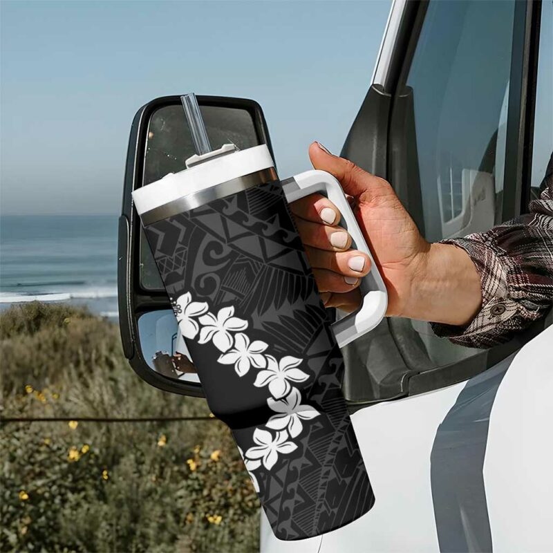 American Samoa Lotu Tamaiti White Sunday Plumeria Black Custom Stanley Quencher 40oz Stainless Steel Tumbler With Handle - Threewoofs - Image 7