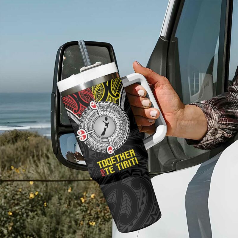 Aotearoa and Niue Mo Te Tiriti New Zealand Honour The Treaty Ake!Ake!Ake! Custom Stanley Quencher 40oz Stainless Steel Tumbler With Handle - Threewoofs - Image 7