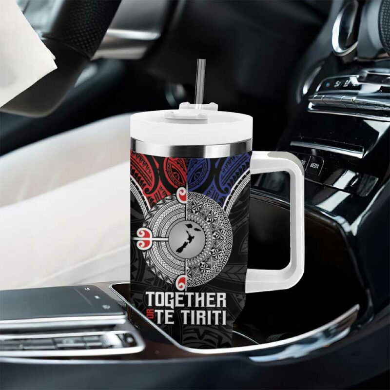 Aotearoa and Samoa Mo Te Tiriti Tangata Moana Stand with Tangata Whenua Custom Stanley Quencher 40oz Stainless Steel Tumbler With Handle - Threewoofs - Image 8