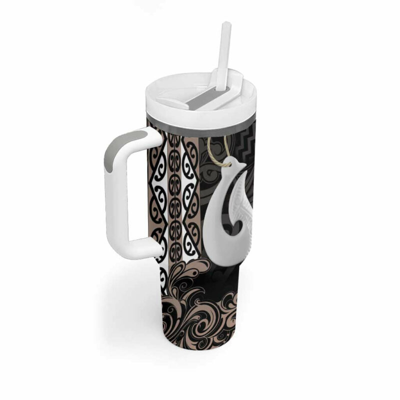 Aotearoa Hei Matau Haka Kiwi Mix Maori Mangopare Custom Stanley Quencher 40oz Stainless Steel Tumbler With Handle - Threewoofs - Image 2