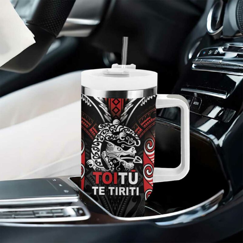 Aotearoa Mana Maori Toitu Te Tiriti Custom Stanley Quencher 40oz Stainless Steel Tumbler With Handle - Threewoofs - Image 8