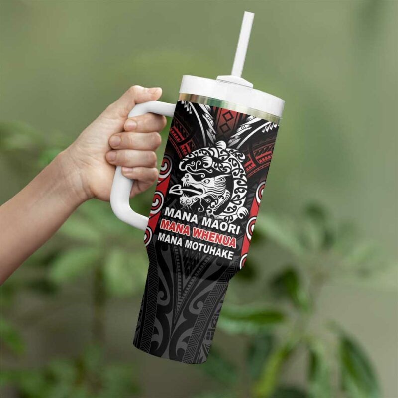 Aotearoa Mana Maori Toitu Te Tiriti Custom Stanley Quencher 40oz Stainless Steel Tumbler With Handle - Threewoofs - Image 3