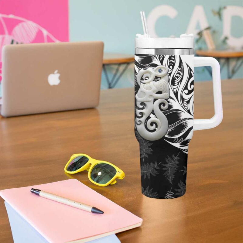 Aotearoa Manaia NZ Maori Silver Fern Custom Stanley Quencher 40oz Stainless Steel Tumbler With Handle - Threewoofs - Image 5