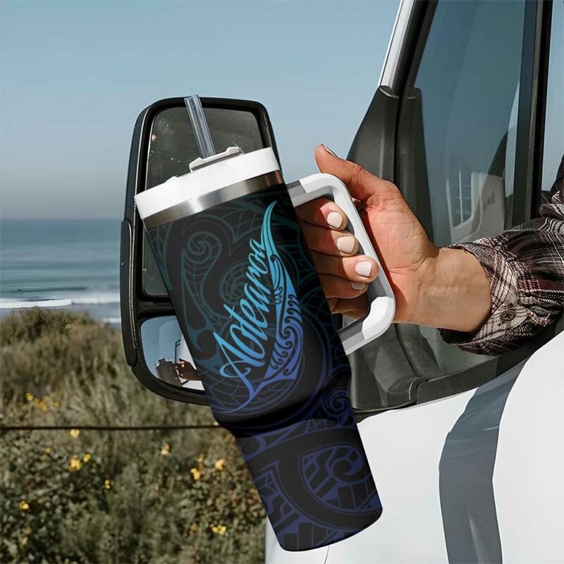 Aotearoa New Zealand Koru Fern Blue Gradient Custom Stanley Quencher 40oz Stainless Steel Tumbler With Handle - Threewoofs - Image 7