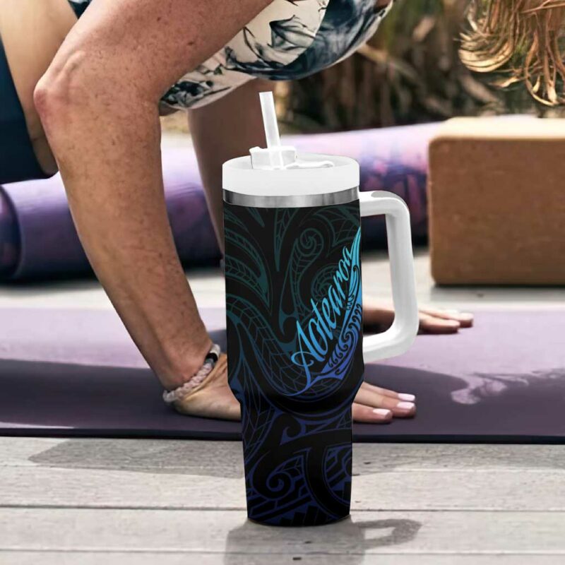 Aotearoa New Zealand Koru Fern Blue Gradient Custom Stanley Quencher 40oz Stainless Steel Tumbler With Handle - Threewoofs - Image 6