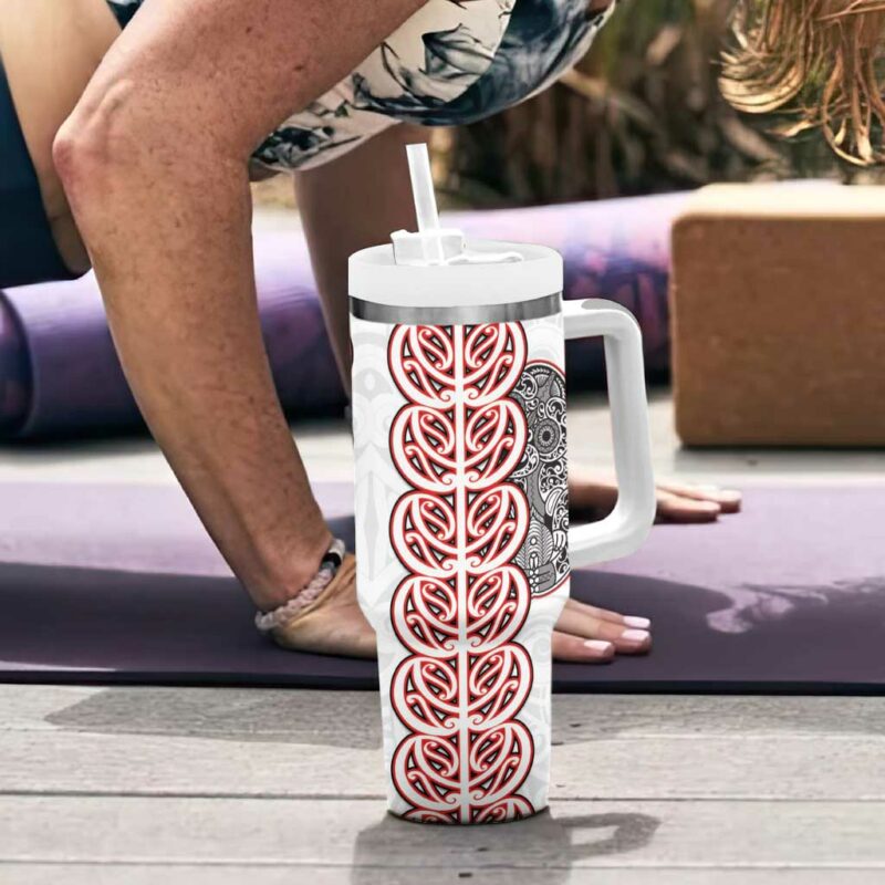 Aotearoa New Zealand Maori Marae Custom Stanley Quencher 40oz Stainless Steel Tumbler With Handle - Threewoofs - Image 6