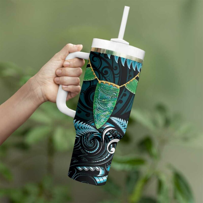 Aotearoa Pounamu Niho Silver Fern Mix Maori Turquoise Custom Stanley Quencher 40oz Stainless Steel Tumbler With Handle - Threewoofs - Image 3