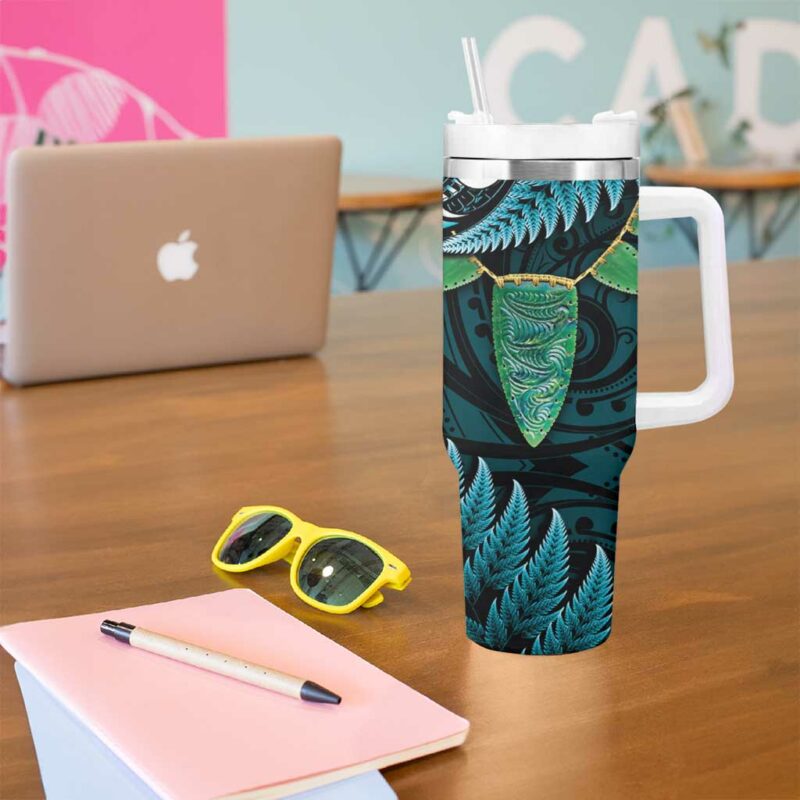 Aotearoa Pounamu Niho Silver Fern Mix Maori Turquoise Custom Stanley Quencher 40oz Stainless Steel Tumbler With Handle - Threewoofs - Image 5