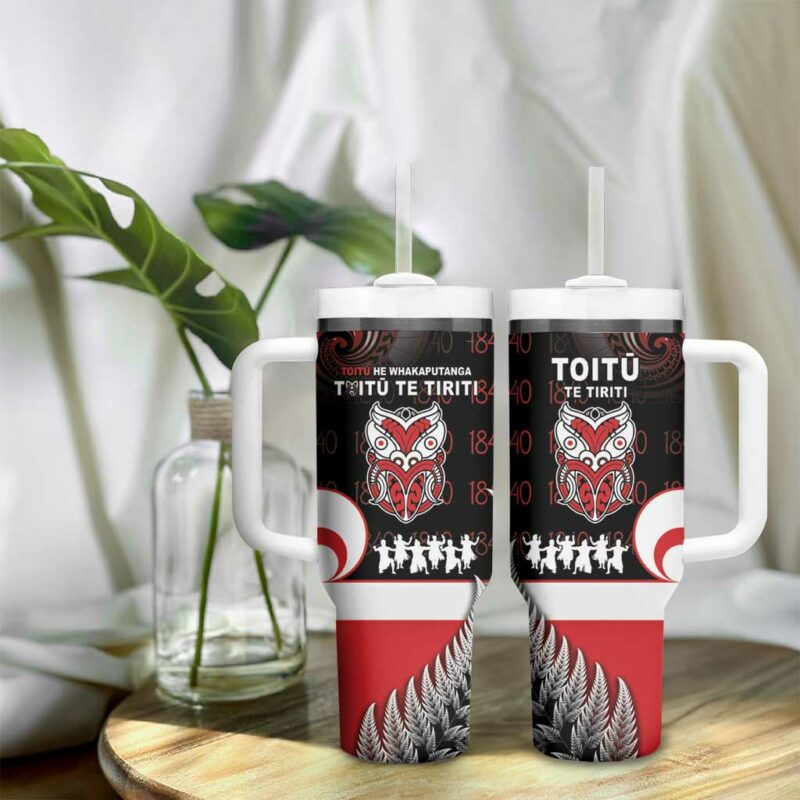 Aotearoa Toitu He Whakaputanga Toitu Te Tiriti O Waitangi Custom Stanley Quencher 40oz Stainless Steel Tumbler With Handle - Threewoofs - Image 9