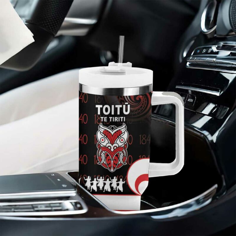 Aotearoa Toitu He Whakaputanga Toitu Te Tiriti O Waitangi Custom Stanley Quencher 40oz Stainless Steel Tumbler With Handle - Threewoofs - Image 8