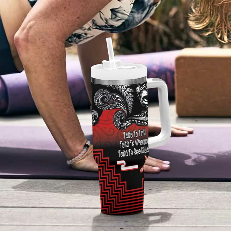 Aotearoa Toitu Te Tiriti New Zealand Honour the Treaty Fight Together Custom Stanley Quencher 40oz Stainless Steel Tumbler With Handle - Threewoofs - Image 6