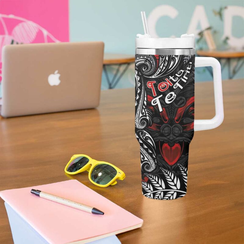 Aotearoa Toitu Te Tiriti New Zealand Honour the Treaty Te Tiriti Is Us Custom Stanley Quencher 40oz Stainless Steel Tumbler With Handle - Threewoofs - Image 5