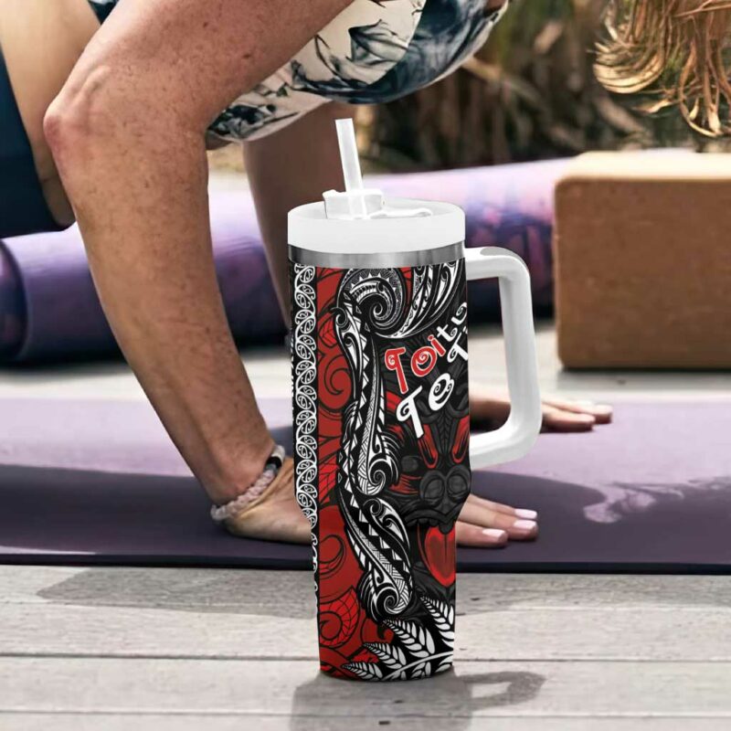 Aotearoa Toitu Te Tiriti New Zealand Honour the Treaty Te Tiriti Is Us Custom Stanley Quencher 40oz Stainless Steel Tumbler With Handle - Threewoofs - Image 6