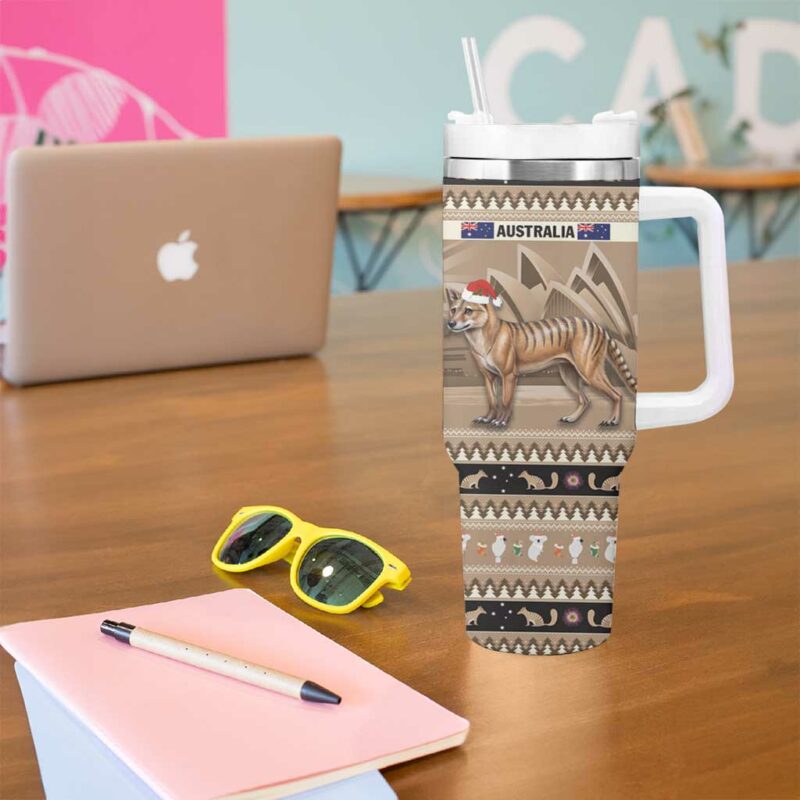 Aussie Tasmanian Tiger Merry Christmas Custom Stanley Quencher 40oz Stainless Steel Tumbler With Handle - Threewoofs - Image 5