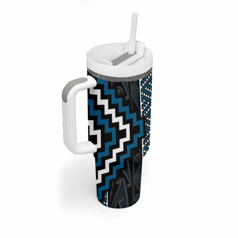 Azure Tukutuku Pattern Aotearoa Niho Taniwha and Puhoro Motifs Custom Stanley Quencher 40oz Stainless Steel Tumbler With Handle - Threewoofs - Image 3