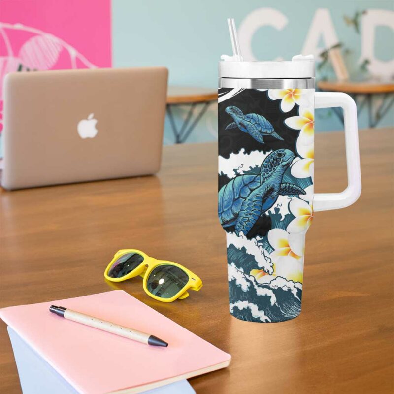 Black Polynesia Polynesian Frangipani With Sea Turtles Custom Stanley Quencher 40oz Stainless Steel Tumbler With Handle - Threewoofs - Image 5