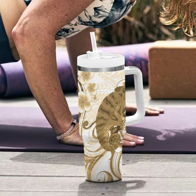 Brown And White Hawaii Chameleon Plumeria Polynesian Tribal Art Custom Stanley Quencher 40oz Stainless Steel Tumbler With Handle - Threewoofs - Image 6