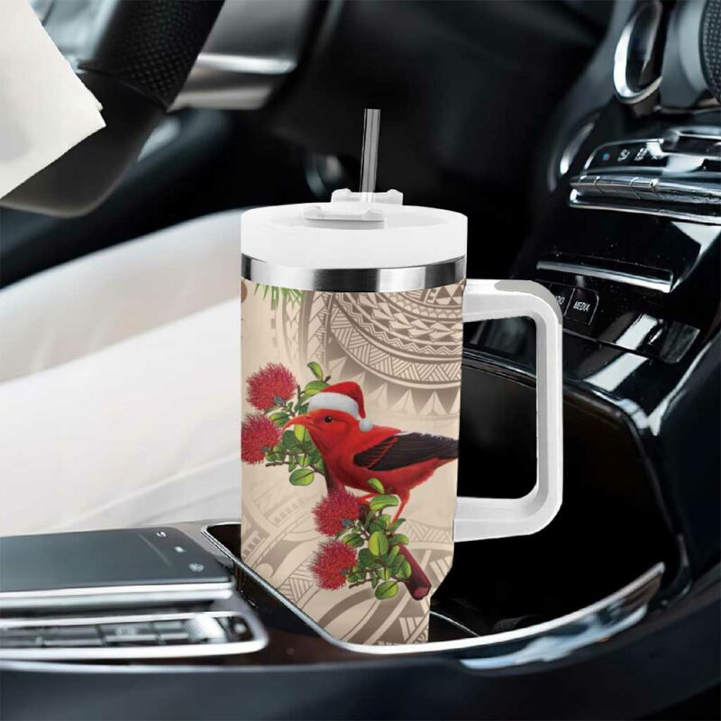 Christmas Hawaii with I‚Äôiwi Bird Aloha Mele Kalikimaka Beige Art Custom Stanley Quencher 40oz Stainless Steel Tumbler With Handle - Threewoofs - Image 8