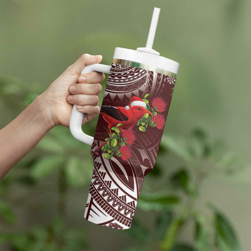 Christmas Hawaii with I‚Äôiwi Bird Aloha Mele Kalikimaka Oxblood Art Custom Stanley Quencher 40oz Stainless Steel Tumbler With Handle - Threewoofs - Image 3