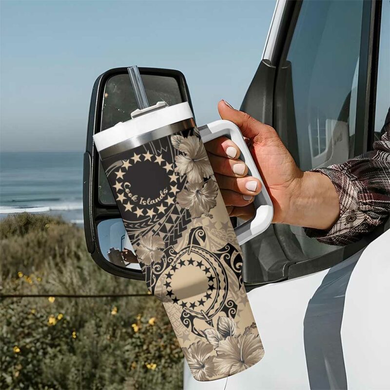 Cook Islands Turtle Stars and Hibiscus Beige Custom Stanley Quencher 40oz Stainless Steel Tumbler With Handle - Threewoofs - Image 7