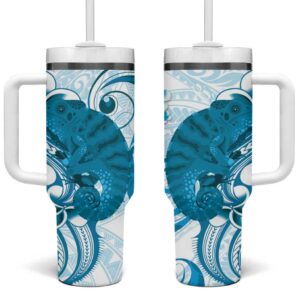 Cyan And White Hawaii Chameleon Plumeria Polynesian Tribal Art Custom Stanley Quencher 40oz Stainless Steel Tumbler With Handle - Threewoofs
