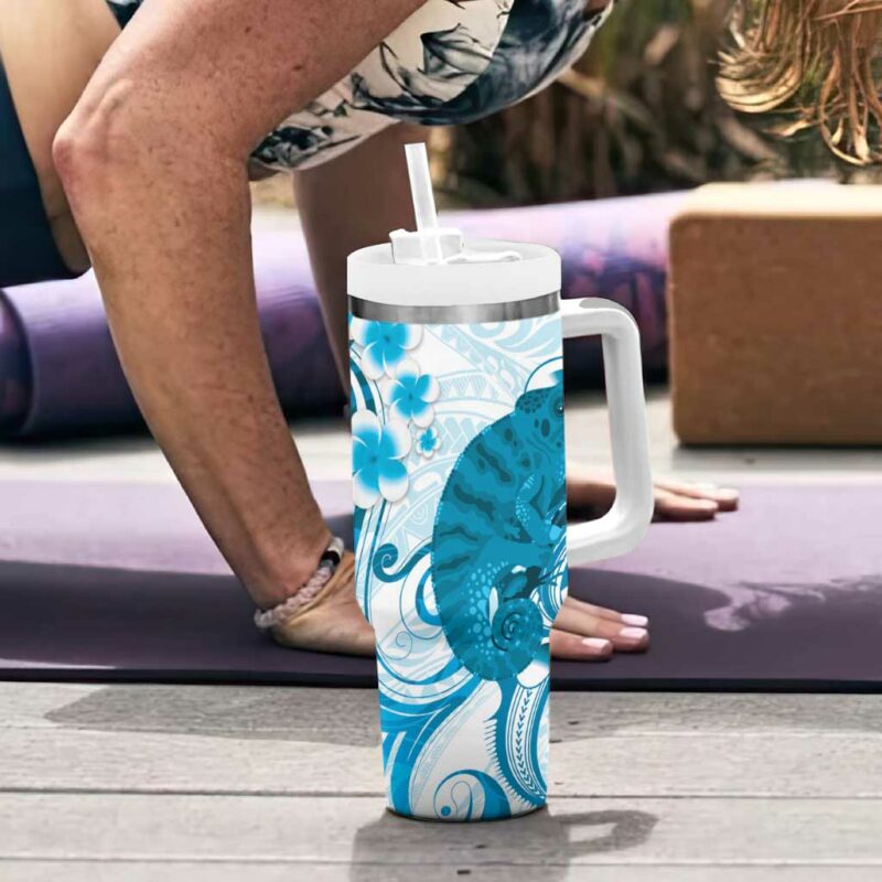 Cyan And White Hawaii Chameleon Plumeria Polynesian Tribal Art Custom Stanley Quencher 40oz Stainless Steel Tumbler With Handle - Threewoofs - Image 6