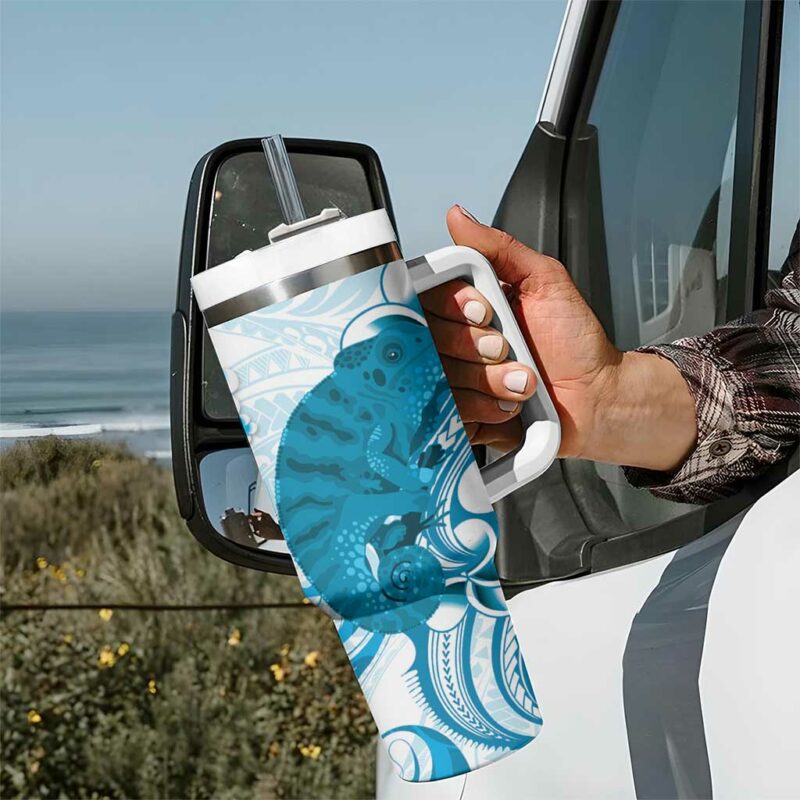 Cyan And White Hawaii Chameleon Plumeria Polynesian Tribal Art Custom Stanley Quencher 40oz Stainless Steel Tumbler With Handle - Threewoofs - Image 7
