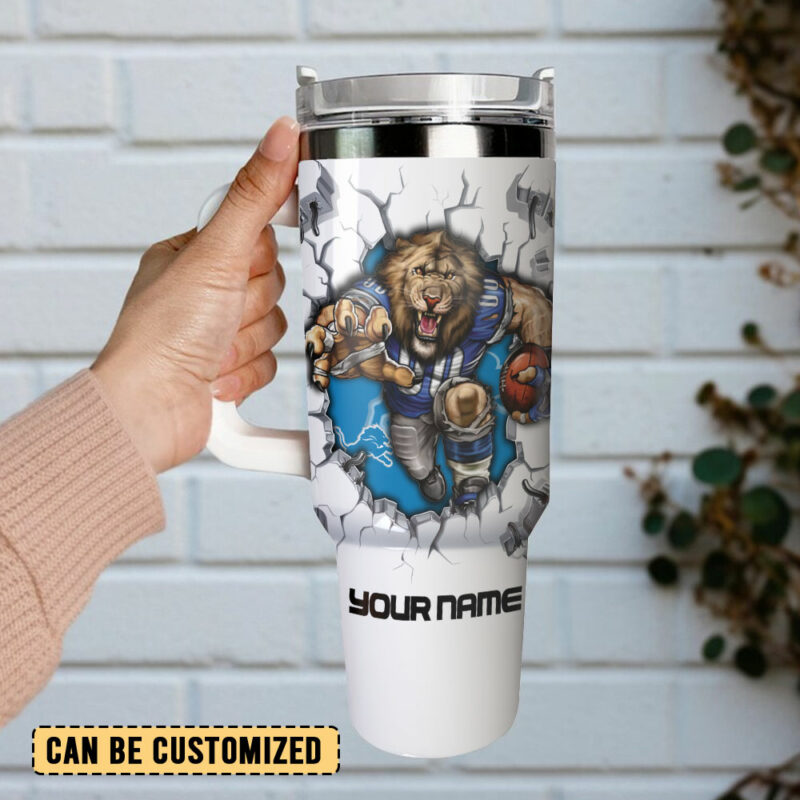 Detroit Lions NFL Sports Custom Stanley Quencher 40oz Stainless Steel Tumbler With Handle - Threewoofs - Image 3