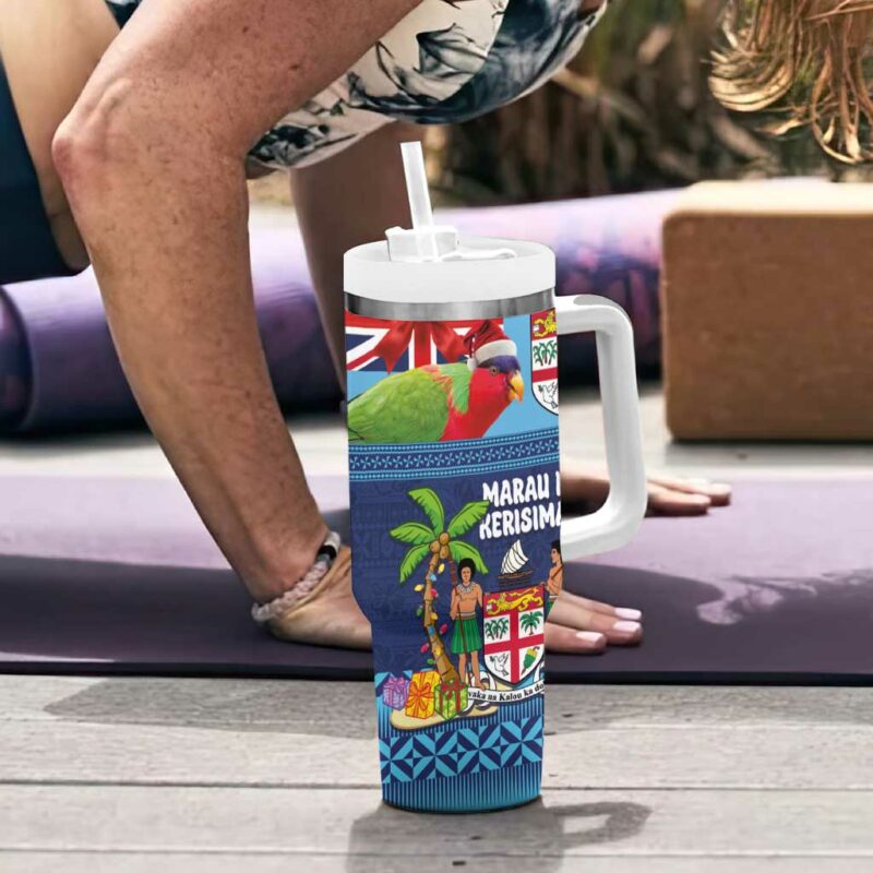 Fiji Marau na Kerisimasi Christmas Collared Lory Fiji Emblems Custom Stanley Quencher 40oz Stainless Steel Tumbler With Handle - Threewoofs - Image 6