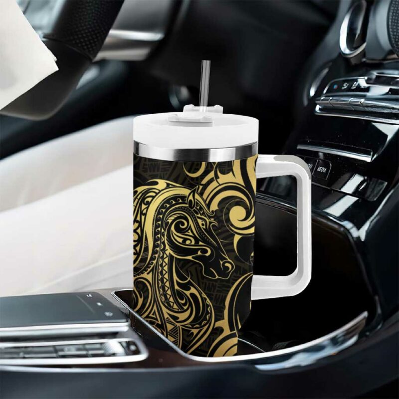 Gold And Black Aoteara Horse Racing NZ Maori Custom Stanley Quencher 40oz Stainless Steel Tumbler With Handle - Threewoofs - Image 8
