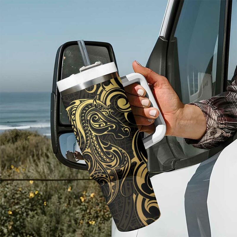 Gold And Black Aoteara Horse Racing NZ Maori Custom Stanley Quencher 40oz Stainless Steel Tumbler With Handle - Threewoofs - Image 7