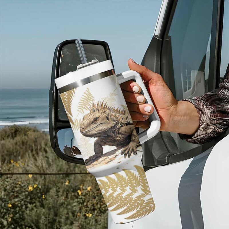 Gold New Zealand Tuatara Aotearoa Sphenodon Punctatus Silver Fern Custom Stanley Quencher 40oz Stainless Steel Tumbler With Handle - Threewoofs - Image 7