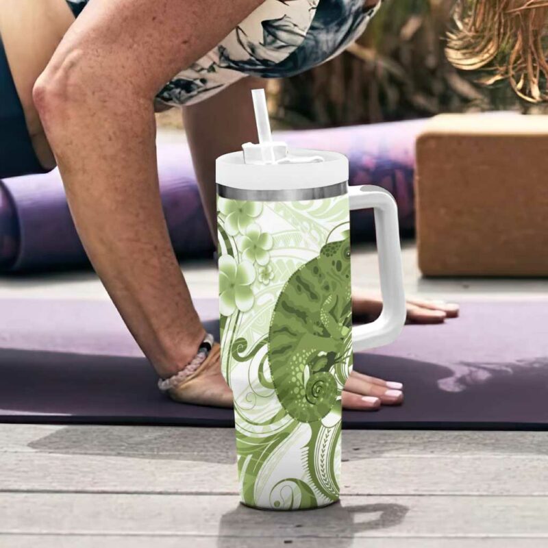 Green And White Hawaii Chameleon Plumeria Polynesian Tribal Art Custom Stanley Quencher 40oz Stainless Steel Tumbler With Handle - Threewoofs - Image 6