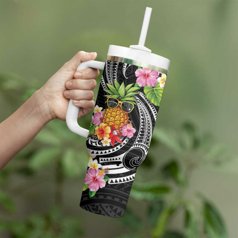 Hau‚Äôoli Makahiki Hou Aloha Pineapple Tropical Custom Stanley Quencher 40oz Stainless Steel Tumbler With Handle - Threewoofs - Image 3