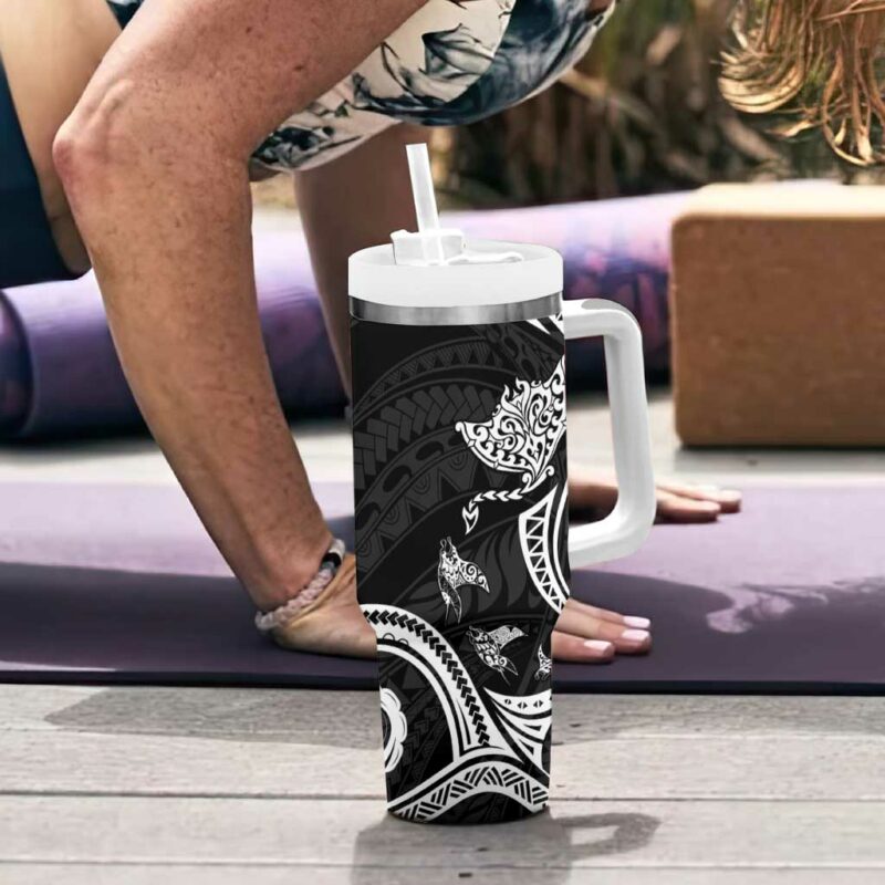 Hawaii Manta Ray Polynesian Art Tattoo Custom Stanley Quencher 40oz Stainless Steel Tumbler With Handle - Threewoofs - Image 6