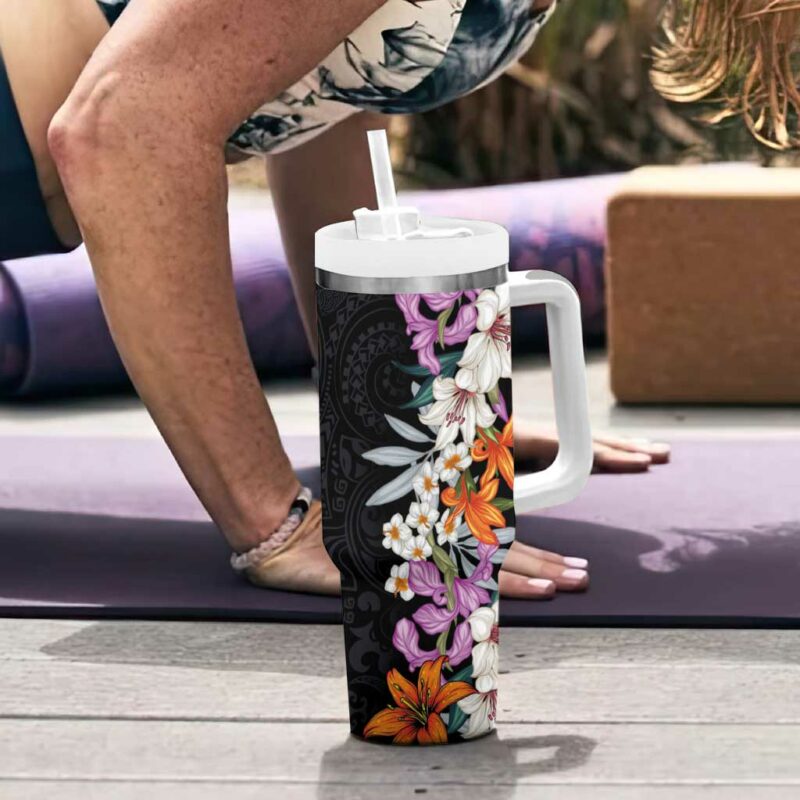 Hawaii Tropical Leaves and Flowers Tribal Polynesian Custom Stanley Quencher 40oz Stainless Steel Tumbler With Handle - Threewoofs - Image 6