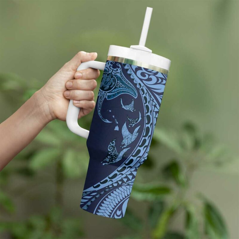 Hawaiian Manta Ray and Polynesian Tribal Tattoo Dark Navy Color Custom Stanley Quencher 40oz Stainless Steel Tumbler With Handle - Threewoofs - Image 3